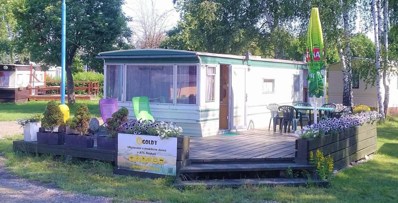 Hotel Mobilni Dum U Goldy Česká Skalice Zimmer foto